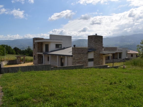 Villa in vendita su Piano Monello di Mq 750