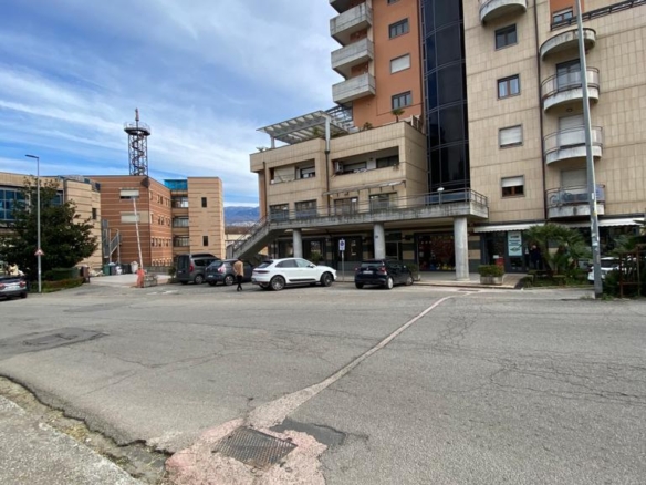 Locali Commerciali diverse metrature – Via Romualdo Montagna Cosenza