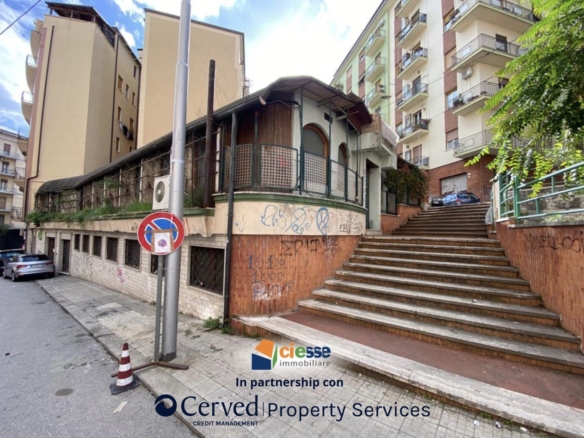 Locale commerciale di Mq 225 – Via Gerolamo De Rada (CS)