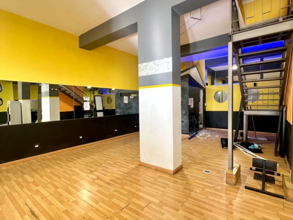 Magazzino Commerciale in Vendita – Roges