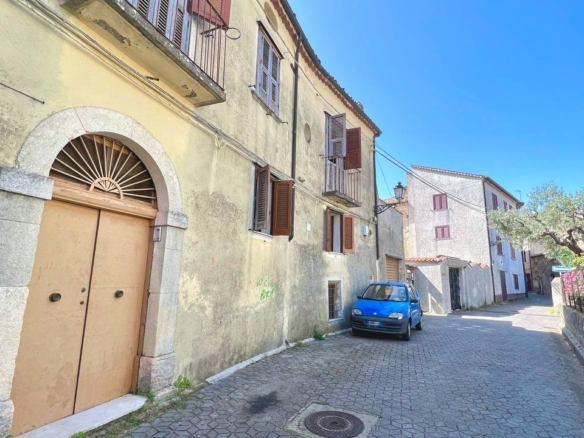 Casa indipendente Centro Storico Dipignano