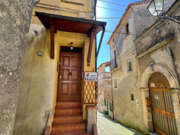 Vendesi Dipignano centro storico