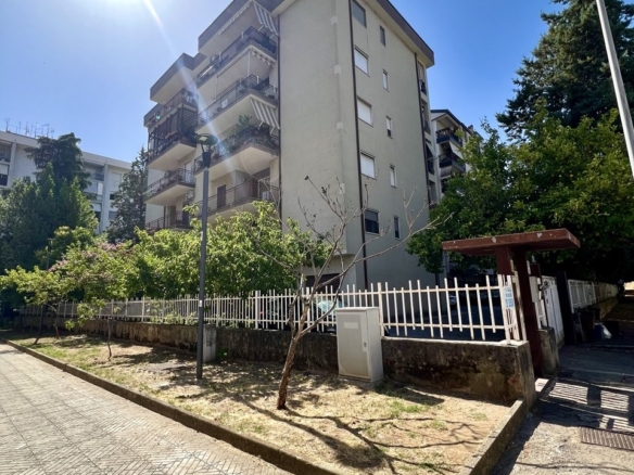 Fittasi Appartamento a Cosenza