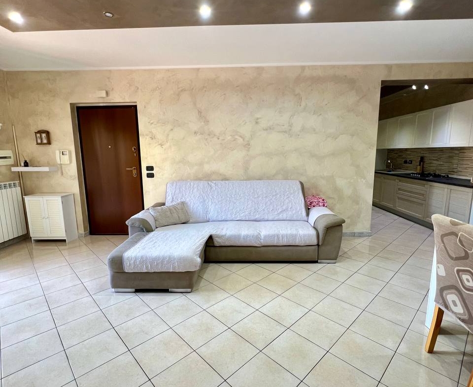 Appartamento con terrazza privata – Settimo di Montalto Uff.