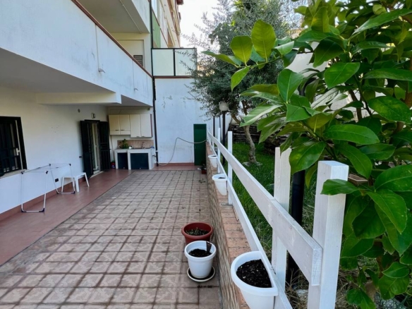 Appartamento con terrazza privata – Settimo di Montalto Uff.