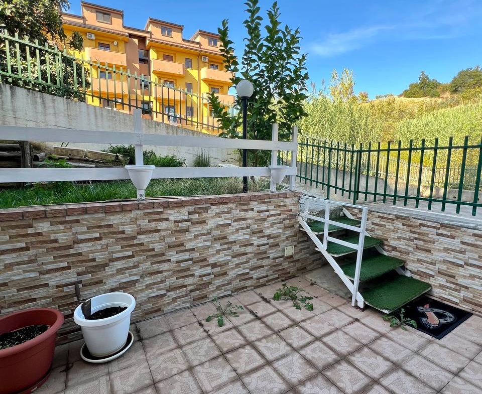 Appartamento con terrazza privata – Settimo di Montalto Uff.