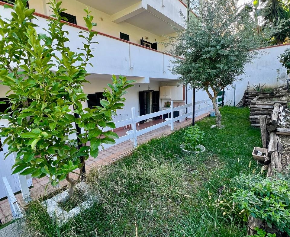 Appartamento con terrazza privata – Settimo di Montalto Uff.