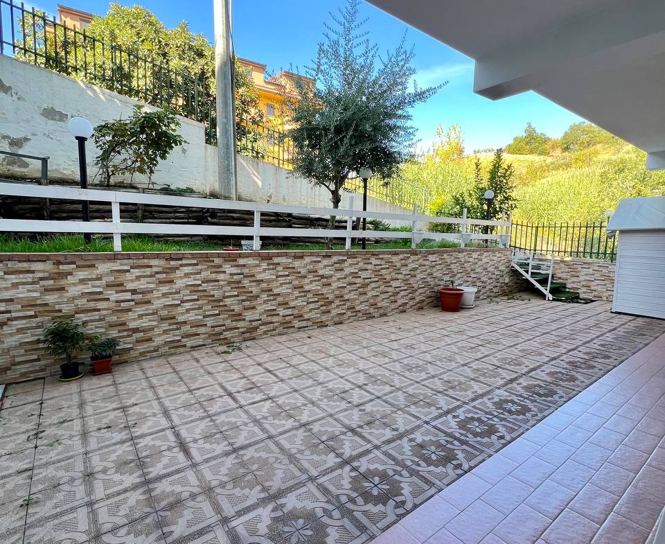 Appartamento con terrazza privata – Settimo di Montalto Uff.