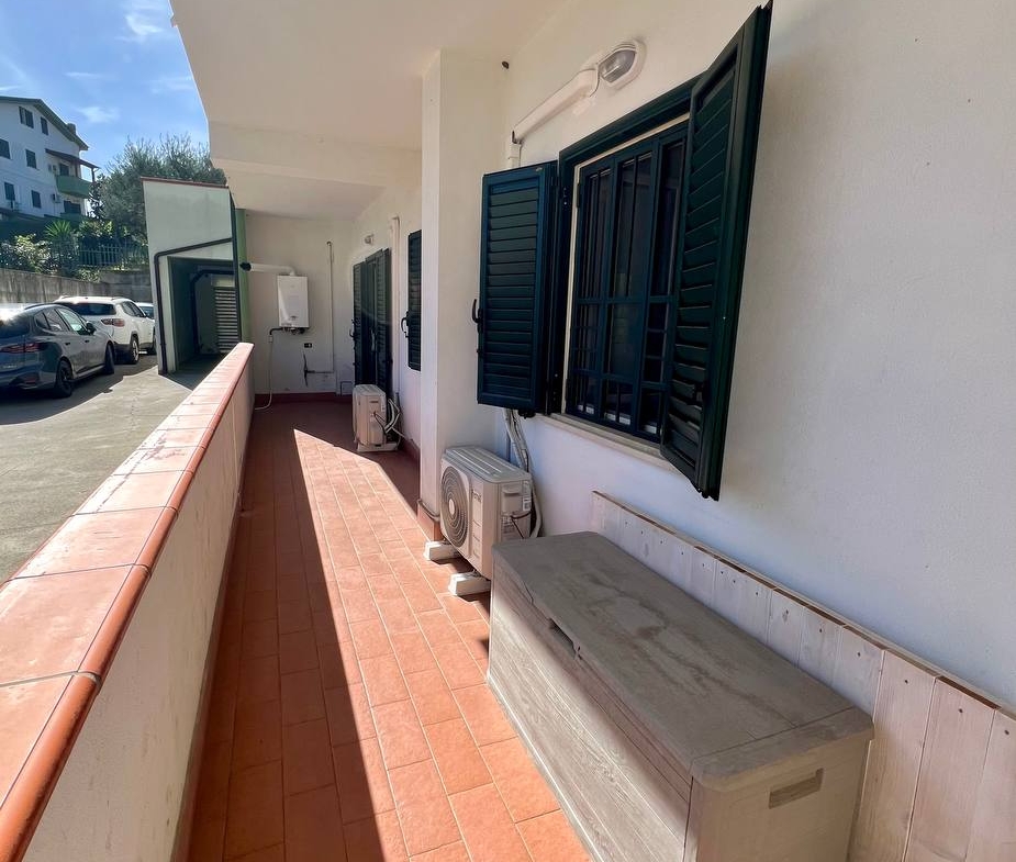 Appartamento con terrazza privata – Settimo di Montalto Uff.